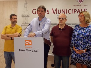 Los cuatro concejales de Ciudadanos en el Ayuntamiento de Reus. De izquierda a derecha: Guillem Figueras, Juan Carlos Sánchez, Damián Morales y Pepa Labrador.